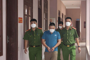Khởi tố nhóm cựu cán bộ trại giam tại Phú Thọ tự ý tổ chức đánh bài bịp